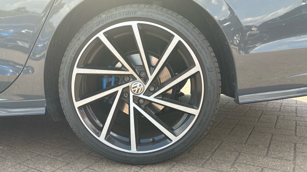 Volkswagen Golf 2.0 TDI 150 R-Line 5dr DSG Diesel Estate - Image 7