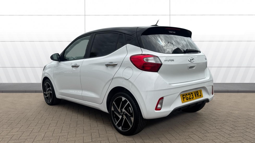 Hyundai i10 1.0 MPi Premium 5dr Auto Petrol Hatchback - Image 2