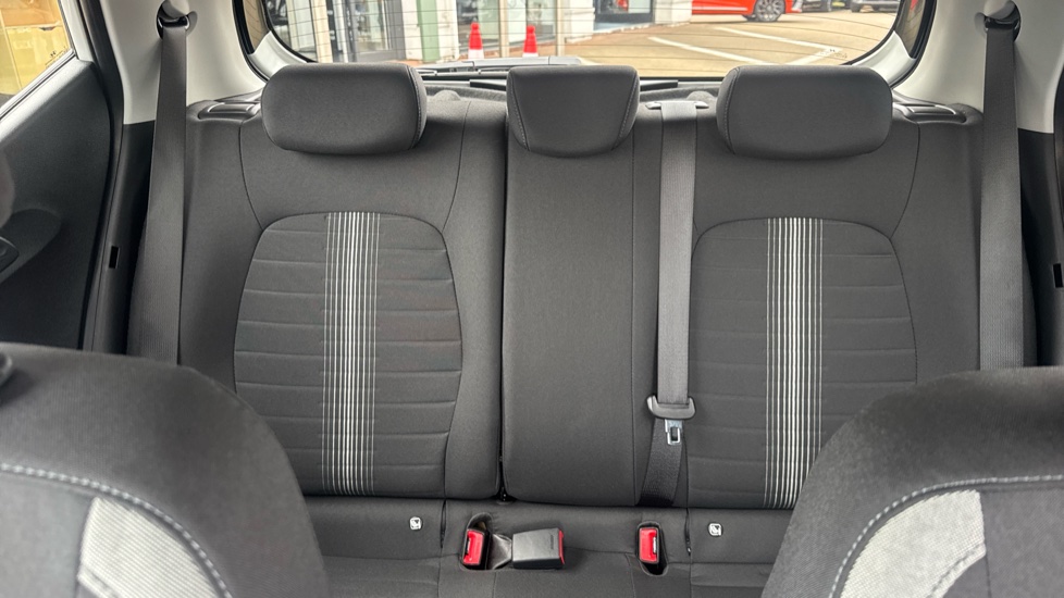 Hyundai i10 1.0 MPi Premium 5dr Auto Petrol Hatchback - Image 15