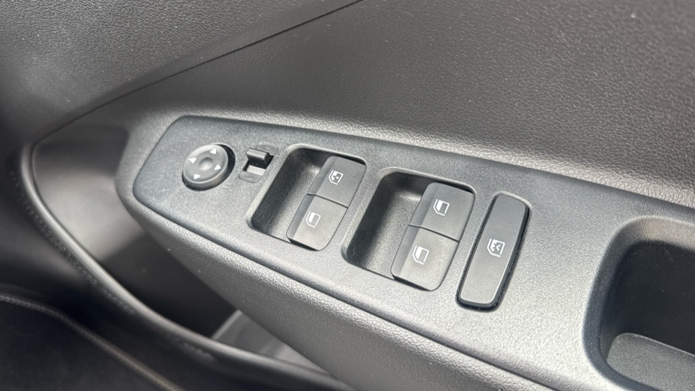 Hyundai i10 1.0 MPi Premium 5dr Auto Petrol Hatchback - Image 22