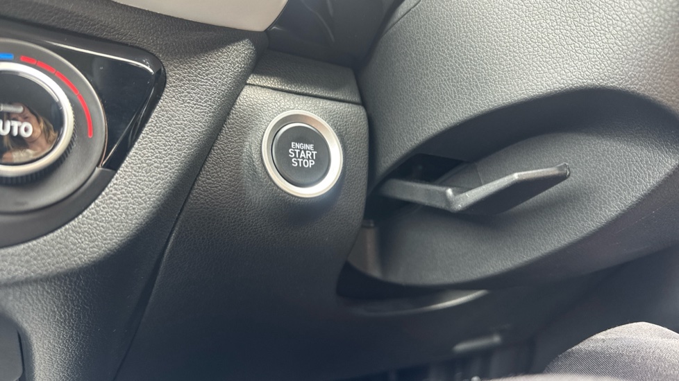 Hyundai i10 1.0 MPi Premium 5dr Auto Petrol Hatchback - Image 28