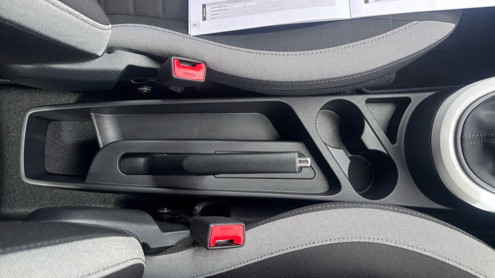Hyundai i10 1.0 MPi Premium 5dr Auto Petrol Hatchback - Image 33