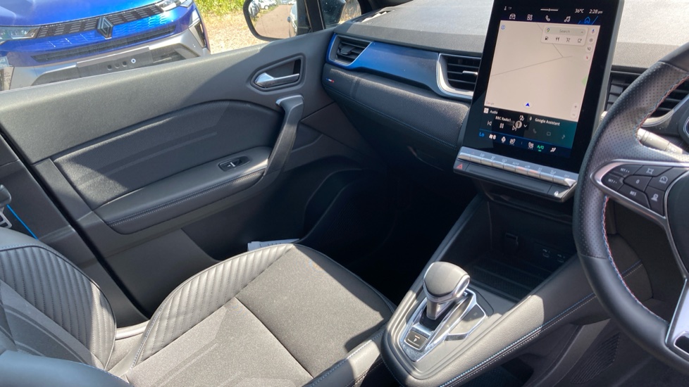 Renault Symbioz 1.6 E-Tech FHEV 145 Techno Esprit Alpine 5dr Auto Hybrid Estate - Image 14