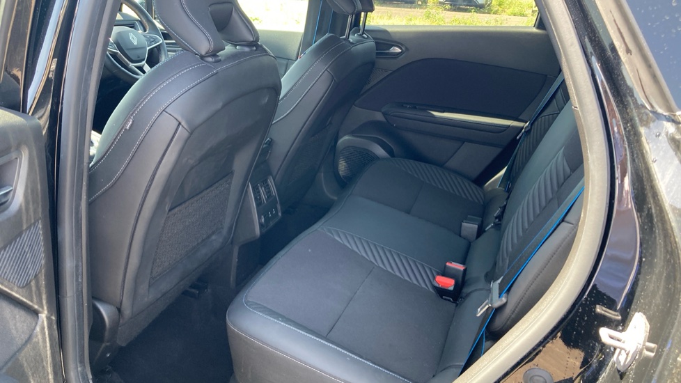 Renault Symbioz 1.6 E-Tech FHEV 145 Techno Esprit Alpine 5dr Auto Hybrid Estate - Image 16