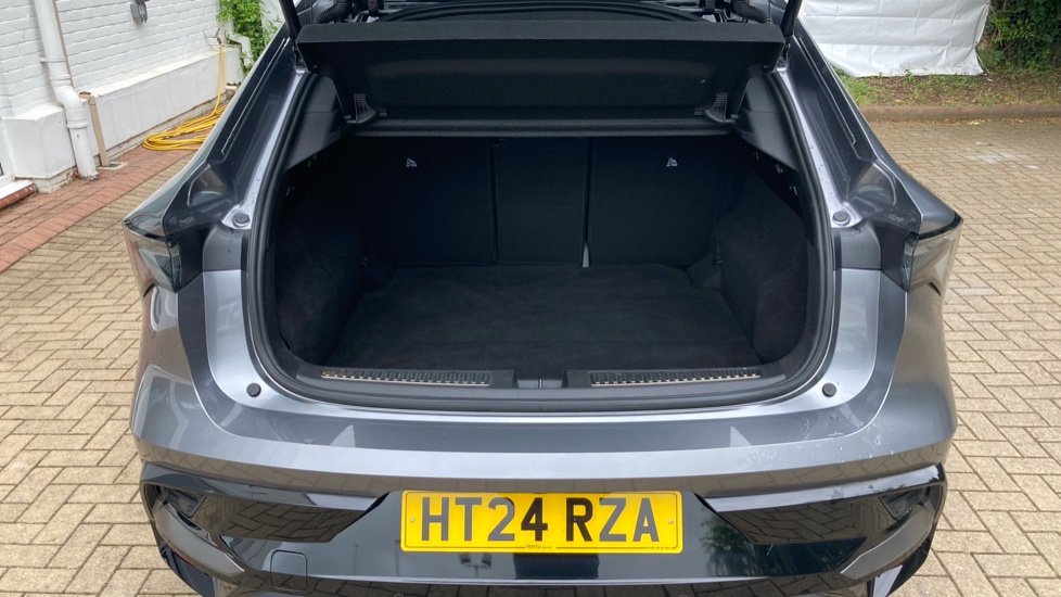 Renault Rafale E-Tech FHEV Iconic Esprit Alpine 5dr Auto 4C Hybrid Estate - Image 4