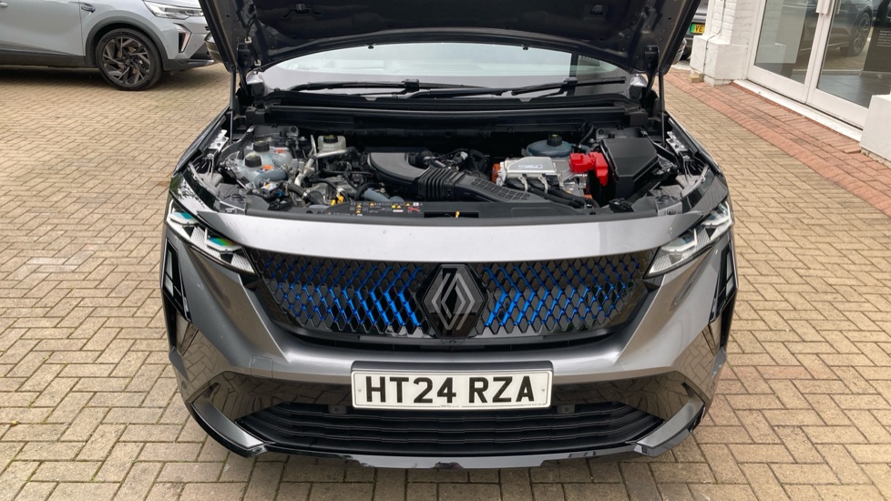Renault Rafale E-Tech FHEV Iconic Esprit Alpine 5dr Auto 4C Hybrid Estate - Image 8