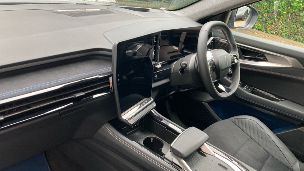 Renault Rafale E-Tech FHEV Iconic Esprit Alpine 5dr Auto 4C Hybrid Estate - Image 9