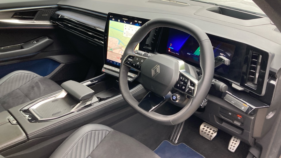 Renault Rafale E-Tech FHEV Iconic Esprit Alpine 5dr Auto 4C Hybrid Estate - Image 11