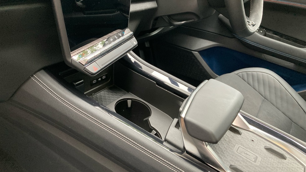 Renault Rafale E-Tech FHEV Iconic Esprit Alpine 5dr Auto 4C Hybrid Estate - Image 13