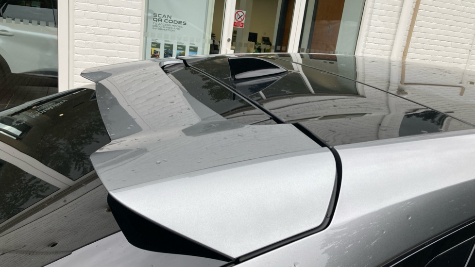 Renault Rafale E-Tech FHEV Iconic Esprit Alpine 5dr Auto 4C Hybrid Estate - Image 52