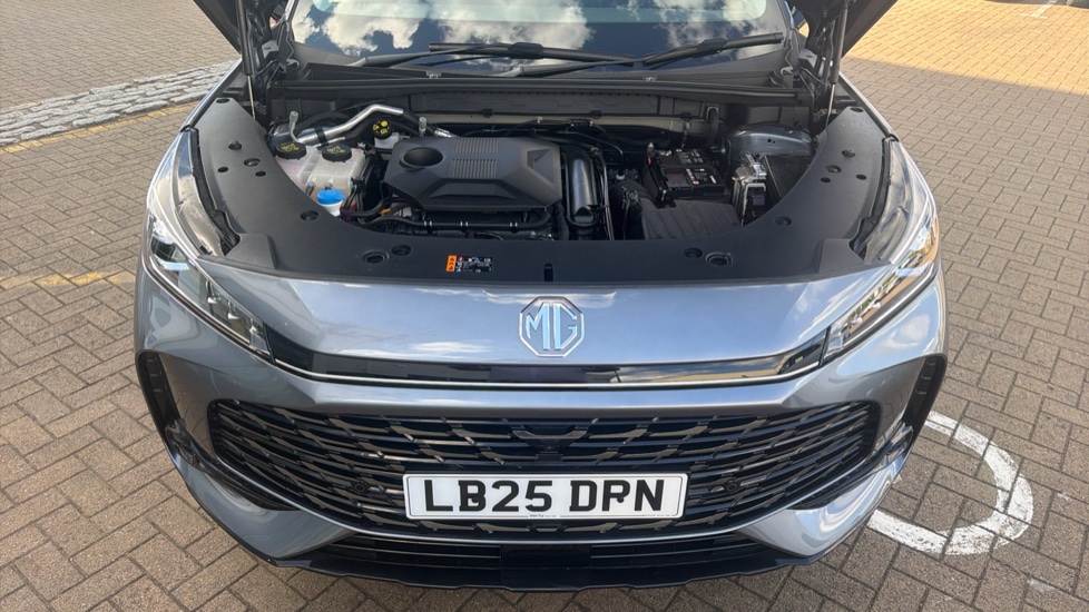 MG HS 1.5 T-GDI Trophy 5dr DCT Petrol Hatchback - Image 8