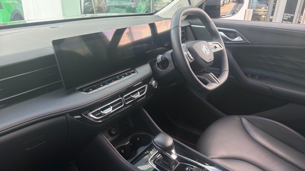 MG HS 1.5 T-GDI Trophy 5dr DCT Petrol Hatchback - Image 9