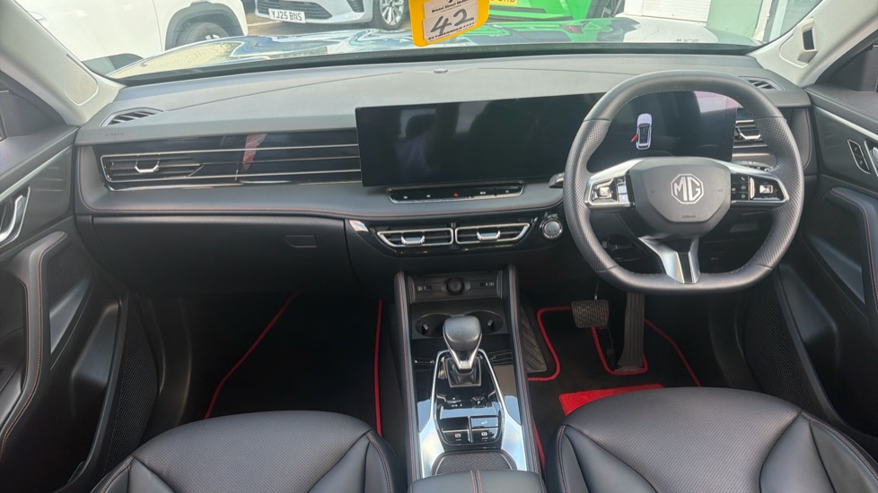 MG HS 1.5 T-GDI Trophy 5dr DCT Petrol Hatchback - Image 10