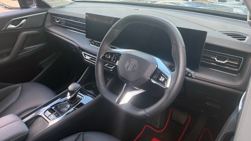 MG HS 1.5 T-GDI Trophy 5dr DCT Petrol Hatchback - Image 11
