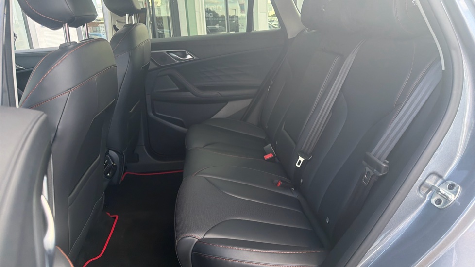 MG HS 1.5 T-GDI Trophy 5dr DCT Petrol Hatchback - Image 16