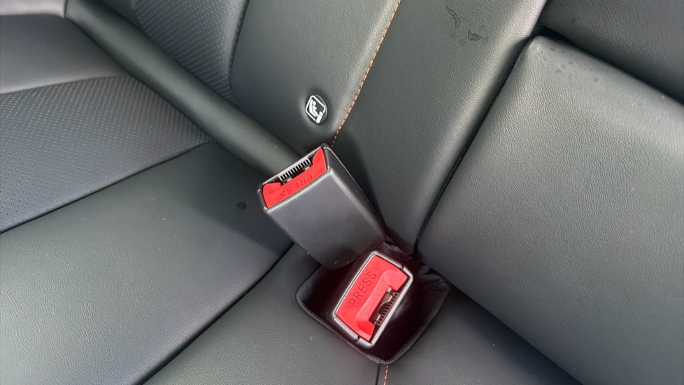 MG HS 1.5 T-GDI Trophy 5dr DCT Petrol Hatchback - Image 17