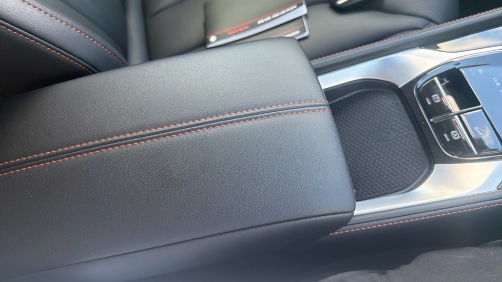 MG HS 1.5 T-GDI Trophy 5dr DCT Petrol Hatchback - Image 22