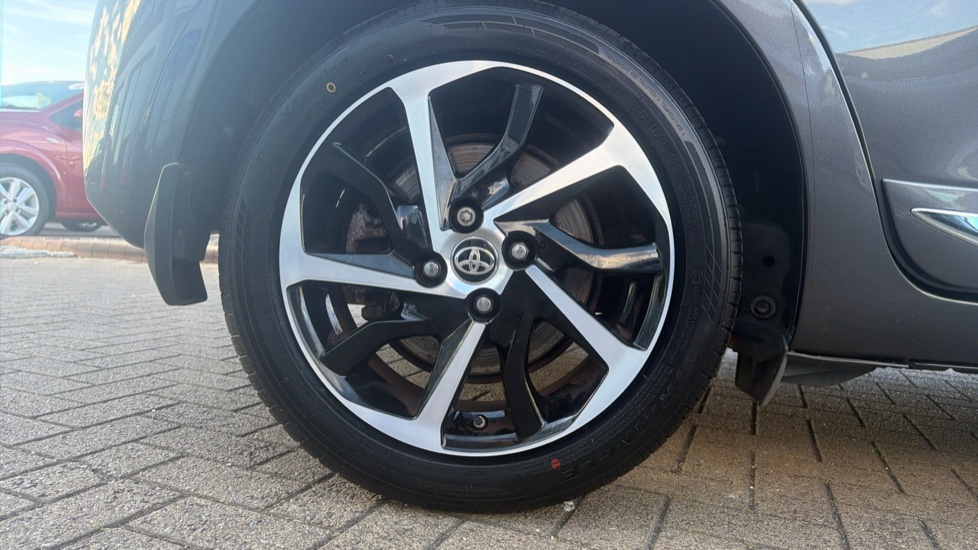 Toyota Yaris 1.5 Hybrid Excel 5dr CVT Hybrid Hatchback - Image 7
