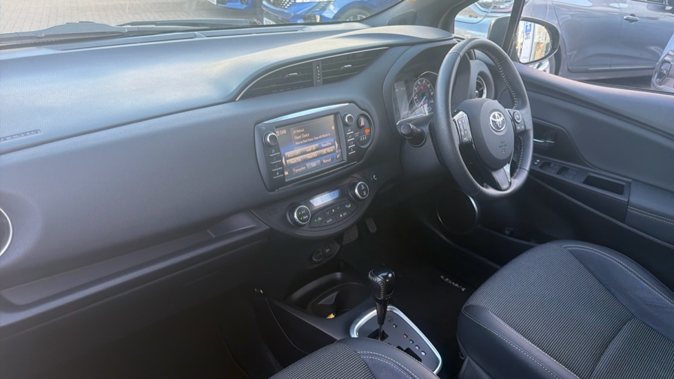 Toyota Yaris 1.5 Hybrid Excel 5dr CVT Hybrid Hatchback - Image 9