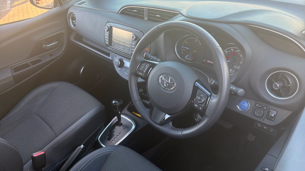 Toyota Yaris 1.5 Hybrid Excel 5dr CVT Hybrid Hatchback - Image 11