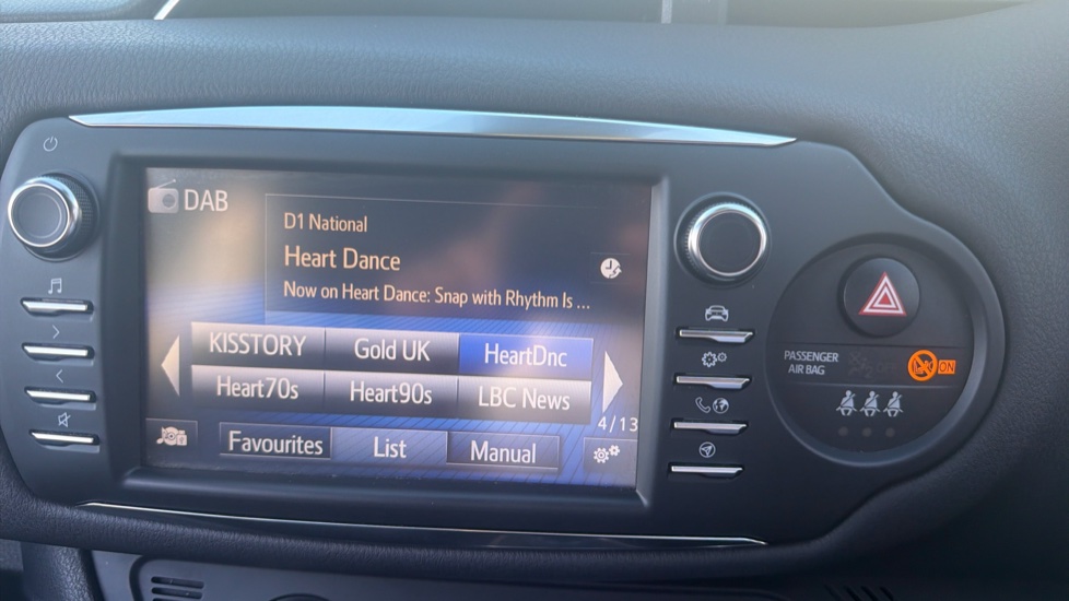 Toyota Yaris 1.5 Hybrid Excel 5dr CVT Hybrid Hatchback - Image 12