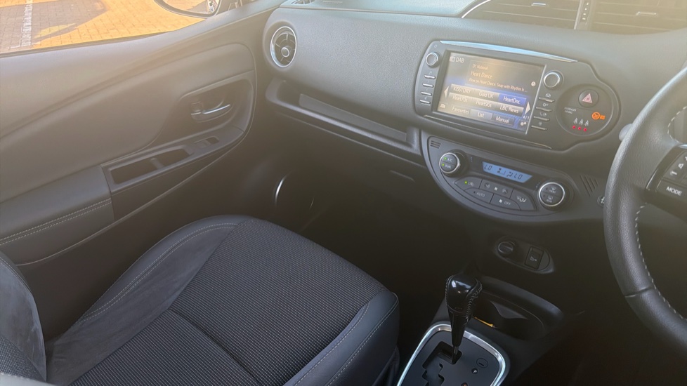 Toyota Yaris 1.5 Hybrid Excel 5dr CVT Hybrid Hatchback - Image 14