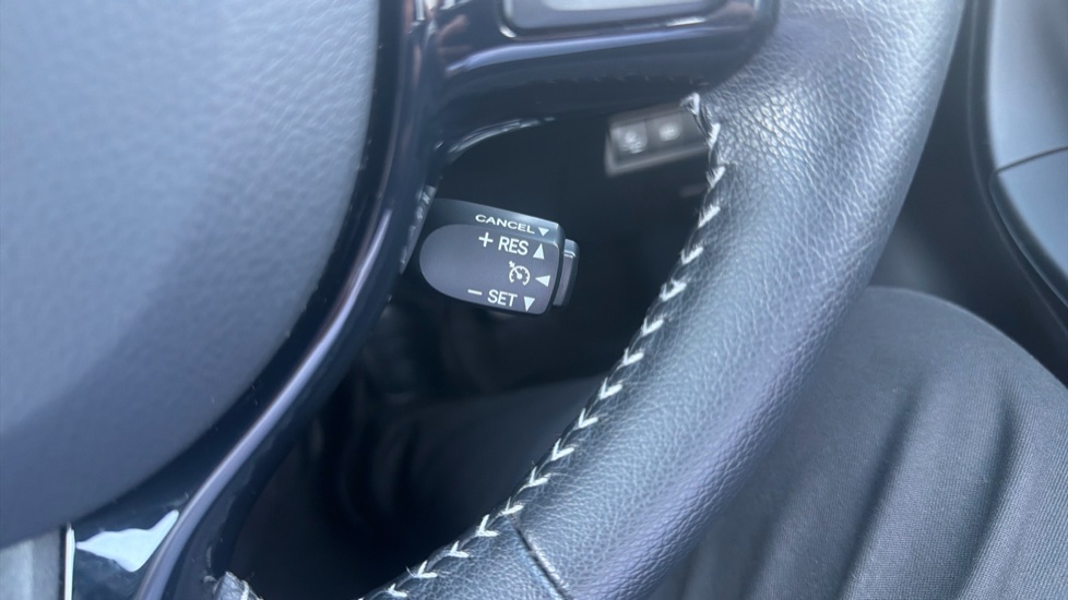 Toyota Yaris 1.5 Hybrid Excel 5dr CVT Hybrid Hatchback - Image 23