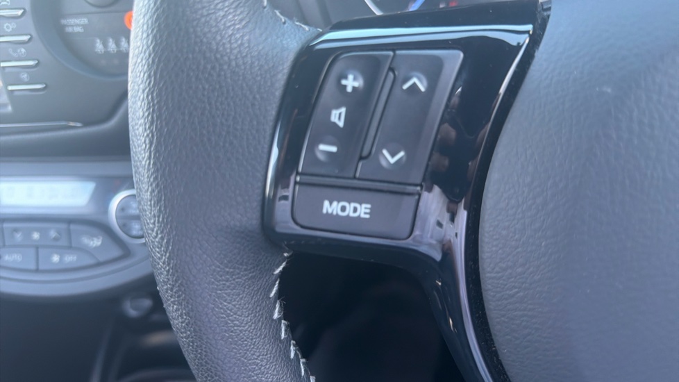 Toyota Yaris 1.5 Hybrid Excel 5dr CVT Hybrid Hatchback - Image 28