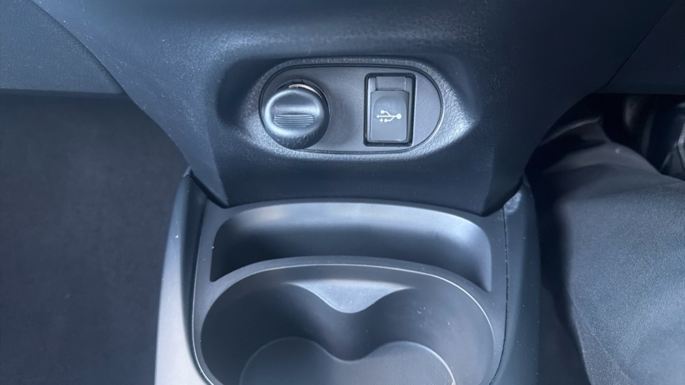 Toyota Yaris 1.5 Hybrid Excel 5dr CVT Hybrid Hatchback - Image 30