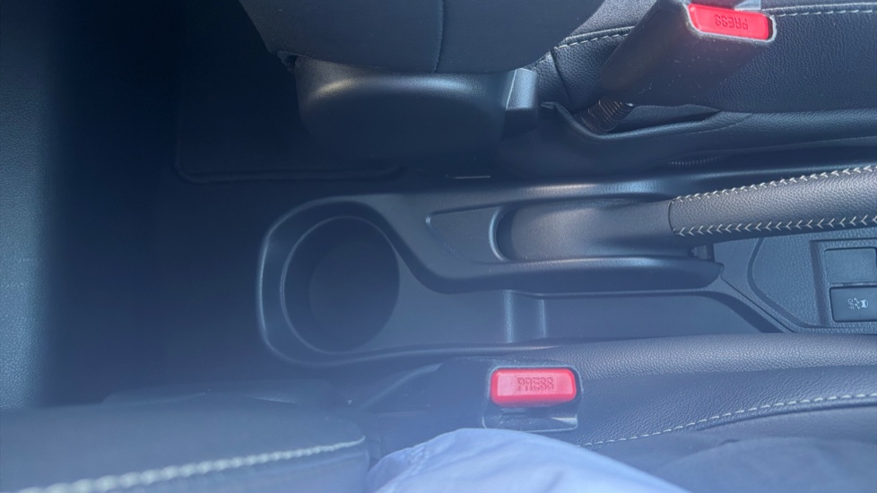 Toyota Yaris 1.5 Hybrid Excel 5dr CVT Hybrid Hatchback - Image 33
