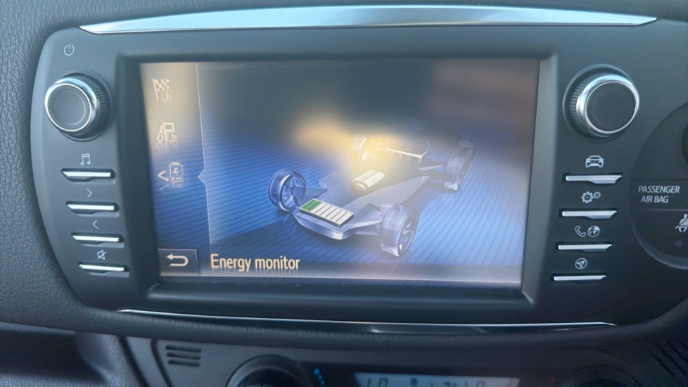 Toyota Yaris 1.5 Hybrid Excel 5dr CVT Hybrid Hatchback - Image 35