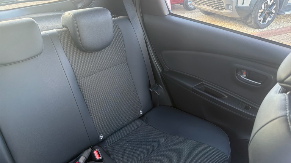 Toyota Yaris 1.5 Hybrid Excel 5dr CVT Hybrid Hatchback - Image 37