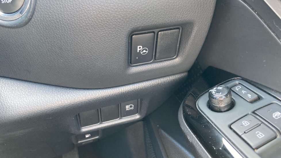 Toyota C-HR 1.8 Hybrid GR Sport 5dr CVT Hybrid Hatchback - Image 31