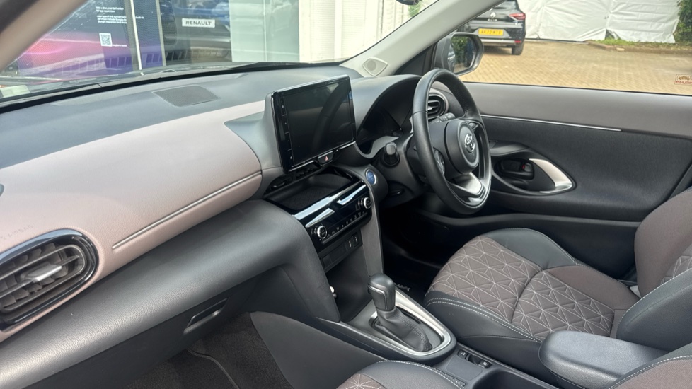 Toyota Yaris Cross 1.5 Hybrid Excel 5dr CVT Hybrid Estate - Image 9