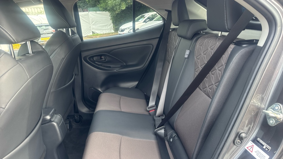 Toyota Yaris Cross 1.5 Hybrid Excel 5dr CVT Hybrid Estate - Image 16