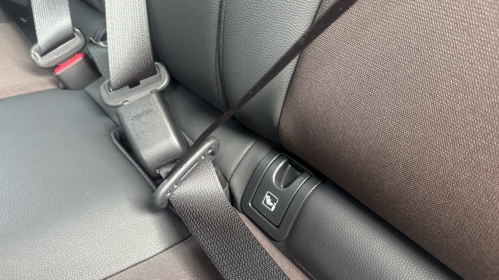 Toyota Yaris Cross 1.5 Hybrid Excel 5dr CVT Hybrid Estate - Image 17