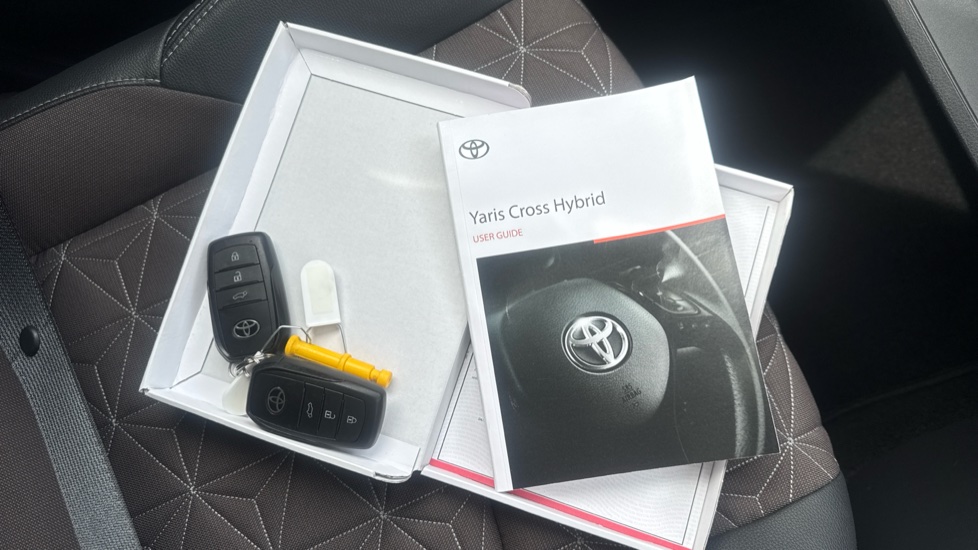 Toyota Yaris Cross 1.5 Hybrid Excel 5dr CVT Hybrid Estate - Image 19