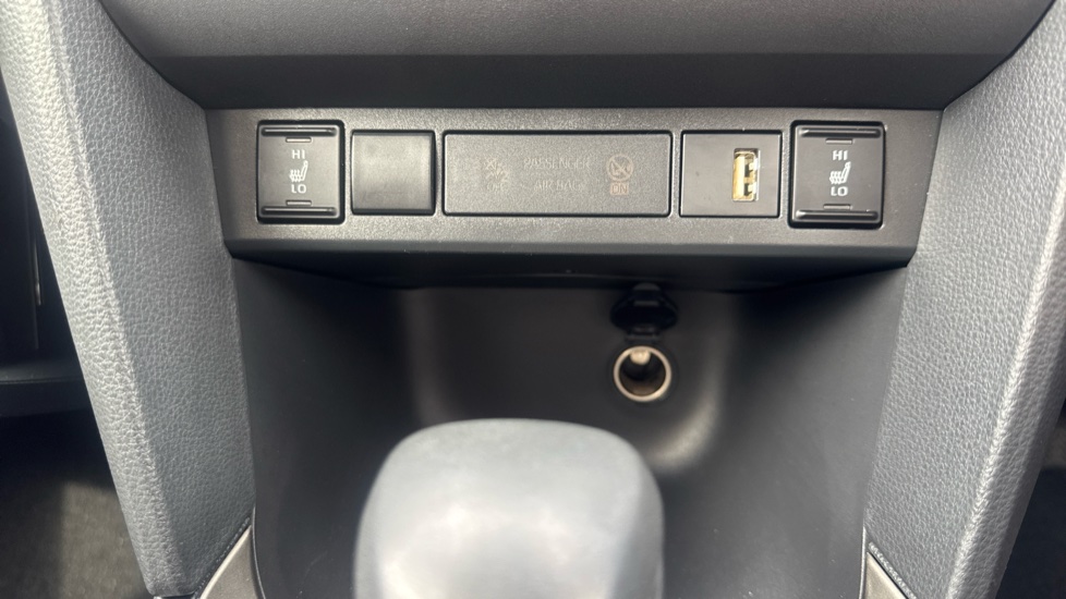 Toyota Yaris Cross 1.5 Hybrid Excel 5dr CVT Hybrid Estate - Image 33