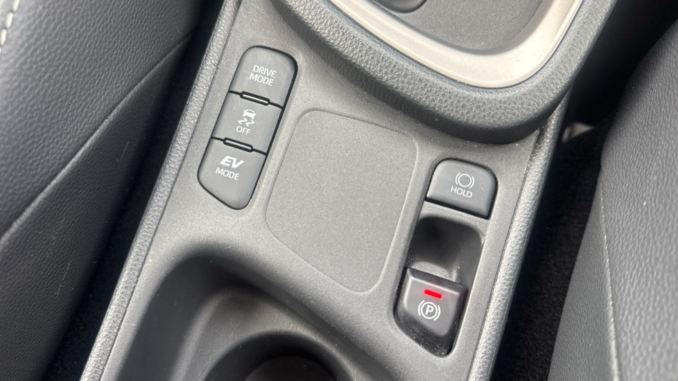 Toyota Yaris Cross 1.5 Hybrid Excel 5dr CVT Hybrid Estate - Image 34