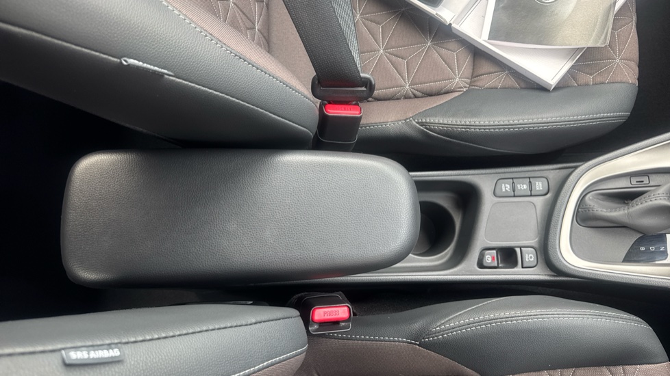 Toyota Yaris Cross 1.5 Hybrid Excel 5dr CVT Hybrid Estate - Image 35
