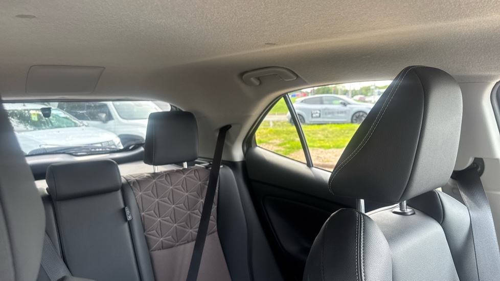 Toyota Yaris Cross 1.5 Hybrid Excel 5dr CVT Hybrid Estate - Image 37