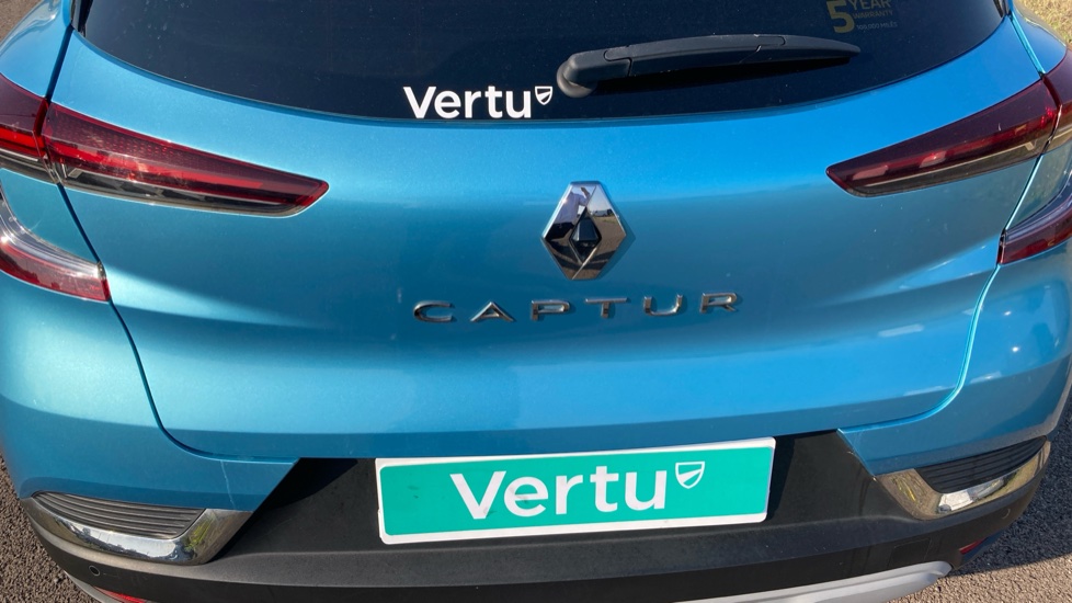 Renault Captur 1.3 TCE 130 S Edition 5dr EDC Petrol Hatchback - Image 22