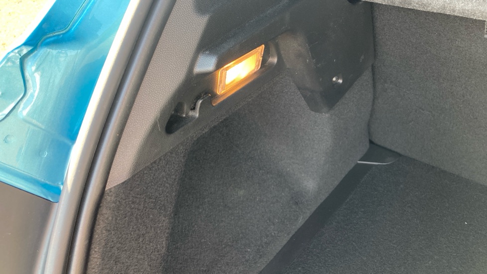 Renault Captur 1.3 TCE 130 S Edition 5dr EDC Petrol Hatchback - Image 24