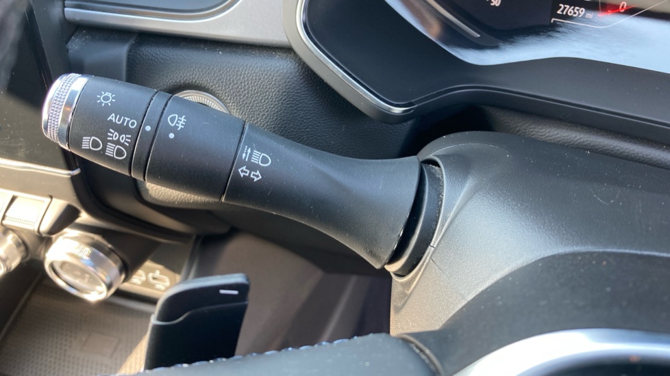 Renault Captur 1.3 TCE 130 S Edition 5dr EDC Petrol Hatchback - Image 44