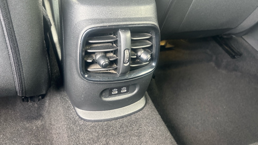 MINI Clubman 1.5 Cooper Sport 6dr Auto Petrol Estate - Image 21
