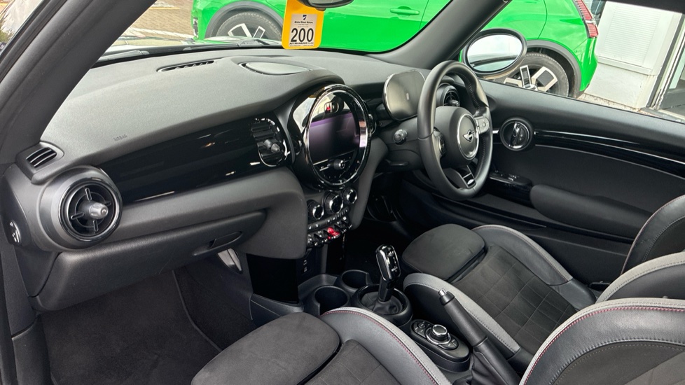 MINI Hatchback 1.5 Cooper Sport 3dr Auto [Comfort/Nav Pack] Petrol Hatchback - Image 9