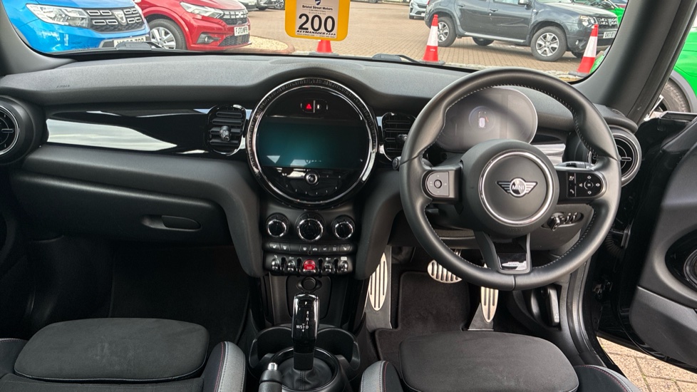 MINI Hatchback 1.5 Cooper Sport 3dr Auto [Comfort/Nav Pack] Petrol Hatchback - Image 10