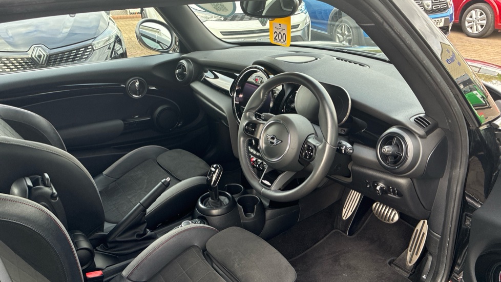 MINI Hatchback 1.5 Cooper Sport 3dr Auto [Comfort/Nav Pack] Petrol Hatchback - Image 11