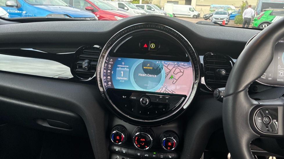 MINI Hatchback 1.5 Cooper Sport 3dr Auto [Comfort/Nav Pack] Petrol Hatchback - Image 12
