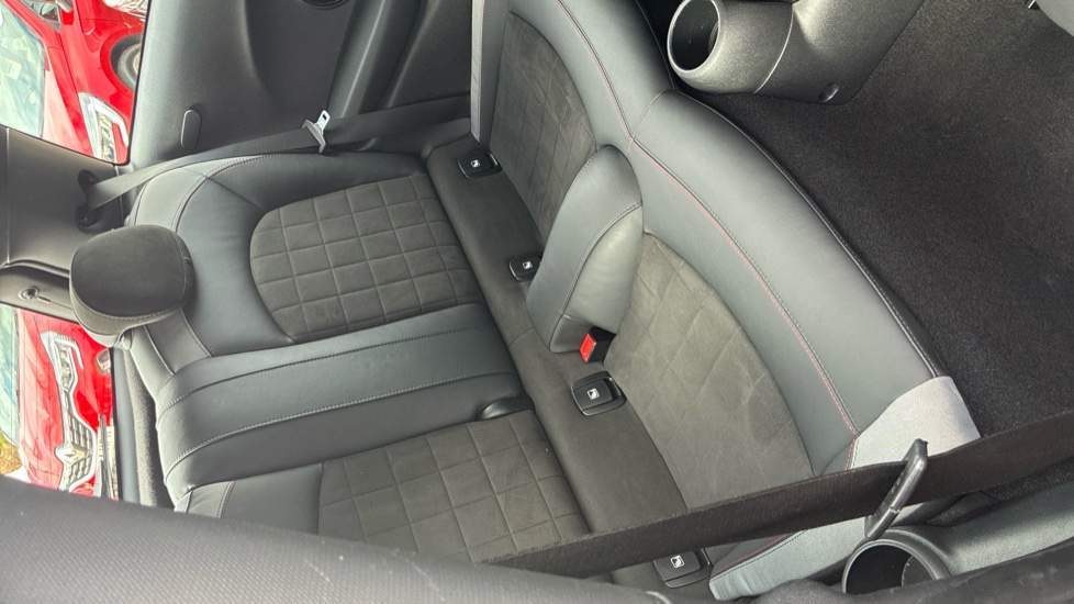 MINI Hatchback 1.5 Cooper Sport 3dr Auto [Comfort/Nav Pack] Petrol Hatchback - Image 16